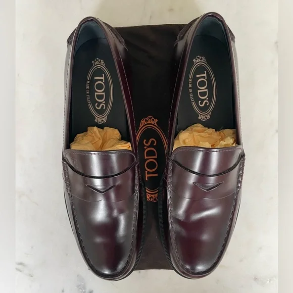 Tod’s Loafers in Leather - Picture 2 of 6